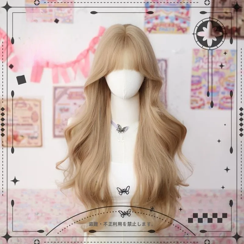 ロリータ風ロングカールウィッグ：リアルな質感でカーリーヘアを実現するコスプレスタイル