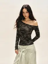 美式迷彩デザインの斜め肩Tシャツ【女性用・スリムフィット・長袖】