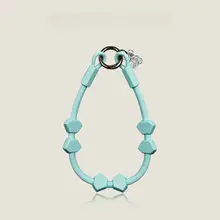 グラデーションバタフライ結びのシリコン製スマホストラップ【女性用・短め・スタイリッシュ】