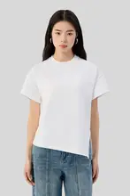個性的な刺繍入りラウンドネックTシャツ【デザイン裾・短袖・女性用】