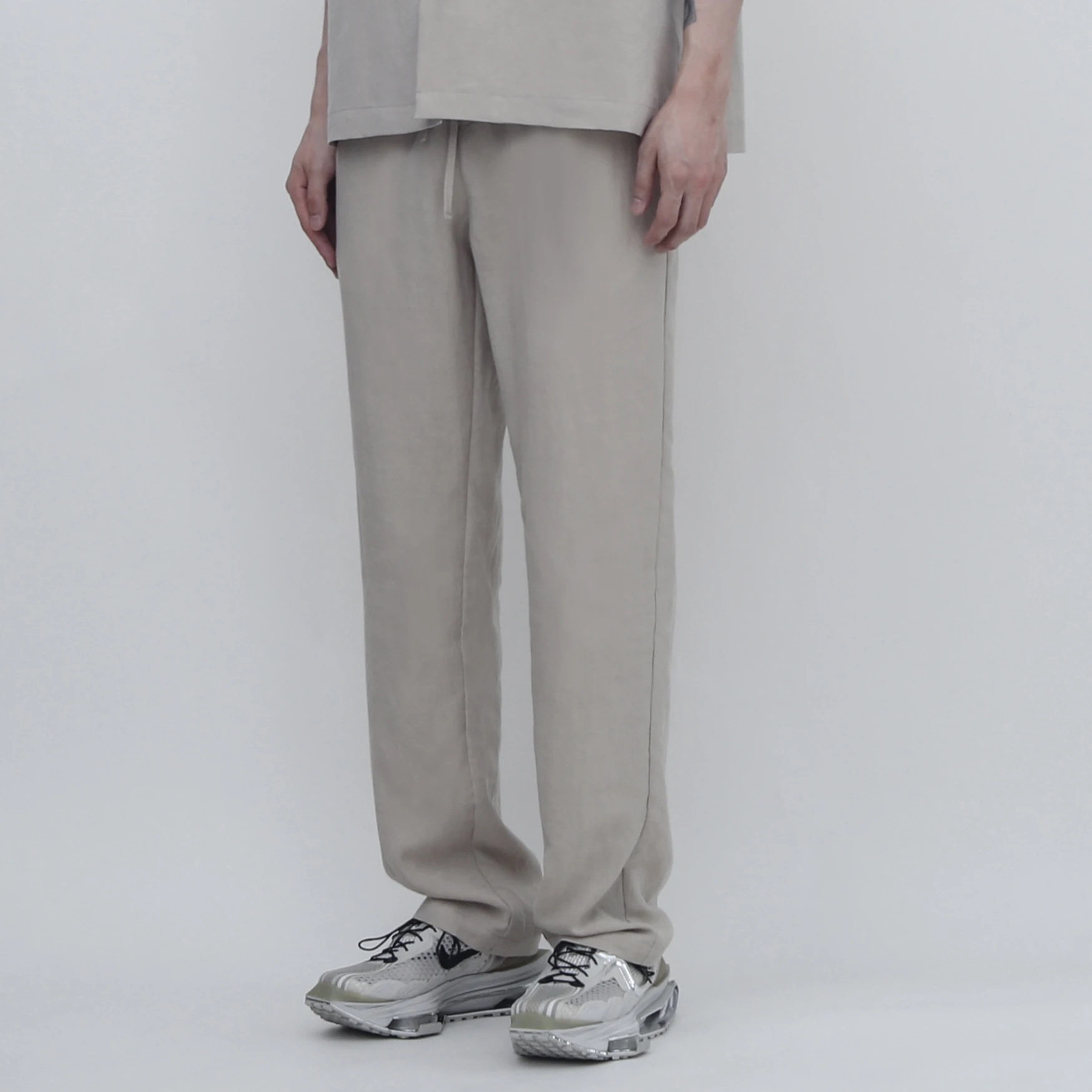 カーゴパンツ メンズ コーデ 完全ガイド｜通勤・日常で失敗しない選び方