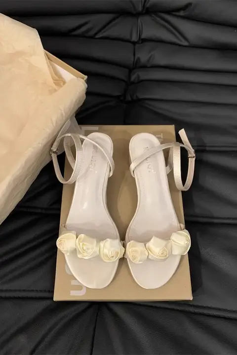 フランス風ハイヒールオープントゥサンダル【黒・粗いヒール・ローマスタイル・夏用】