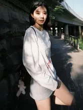 花柄プリントの白いブラウス【夏用・極上の柔らかさ・長袖・デザイン】