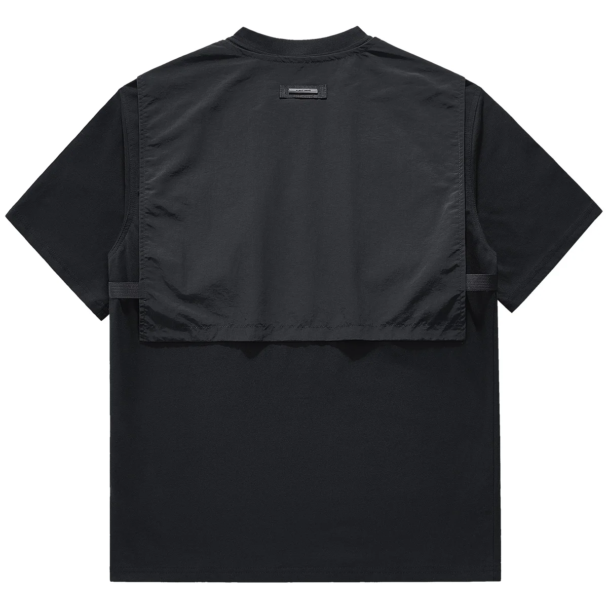 tシャツタックインとは：多ポケットデザインの半袖Tシャツが提供する機能性とスタイルのバランス
