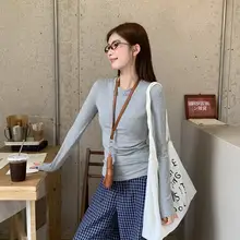 グレーのレディースタイトトップス【長袖・秋用・ホワイト】