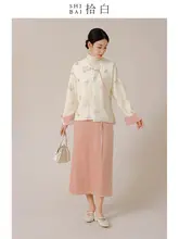 新中式デザインの配色サテンショートコート【秋用・女性・柔らかな印象】