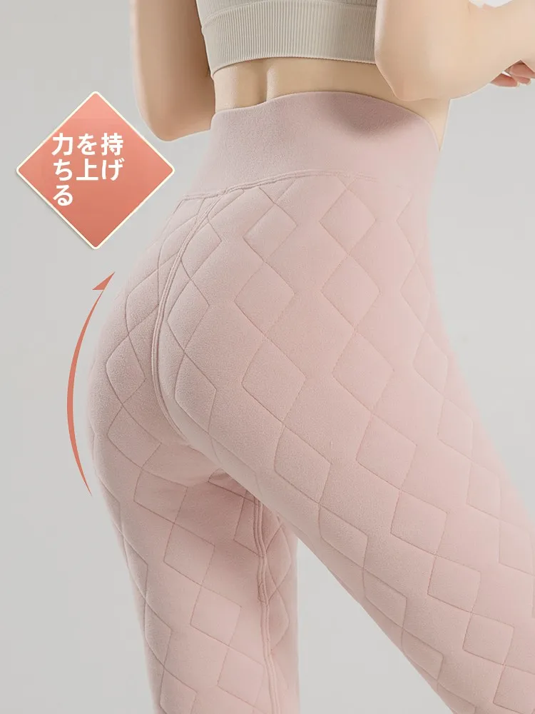 冬の足元を温めるために、どんなストレッチパンツがおすすめ？