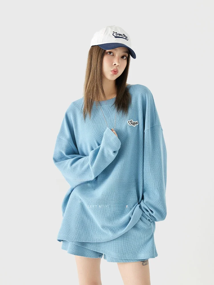 ワッフル生地のトレーナーとショートパンツセット【春秋用・女性向け】の実用性と選定基準