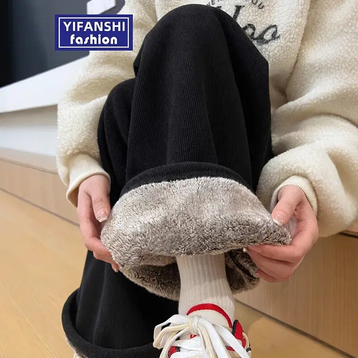 秋冬用 黒のハイウエストワイドレッグパンツ【極上の柔らかさ・コーデュロイ・保温性】