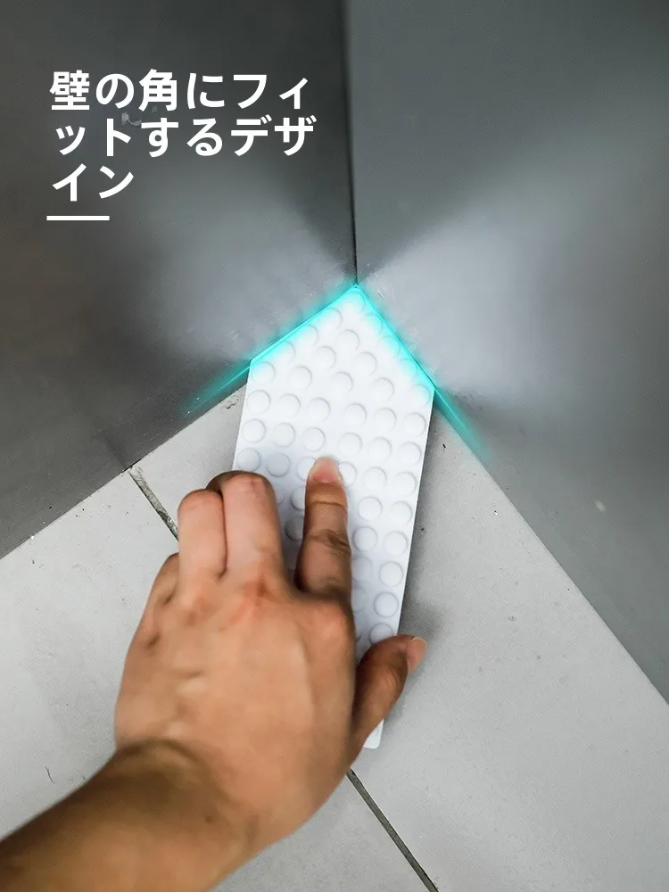 お風呂天井のカビや水垢を取るための最 適なグッズは？曲がるバスブラシが解決する理由