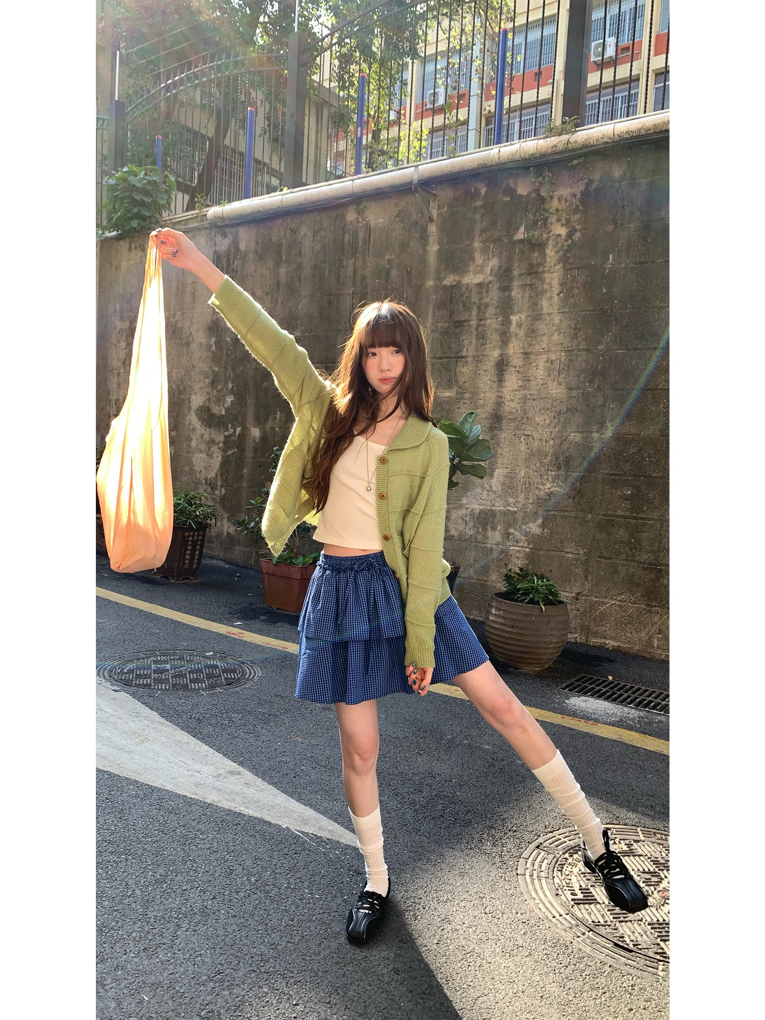 春夏用の高腰チェック柄Aラインスカート【ダブルレイヤー・ショート丈・女性用】