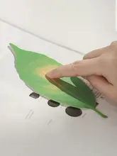 感温変色する葉のデザインのブックマーカー【アート風・紙製・ギフト向け】