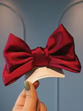 高級感ある赤いリボンのヘアアクセサリー【立体的なサテン製・子供用・プリンセス風】