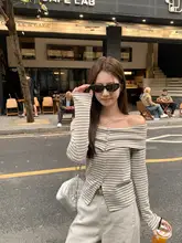 グレーのストライプワンショルダー長袖Tシャツ【スリット入り・春用・通勤スタイル】