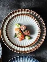 華やかなデザインの陶器製プレート【家庭用・釉下彩・美しい食器】
