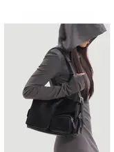 真皮製 ショルダーバッグ【高級感・通勤用・スリムデザイン】