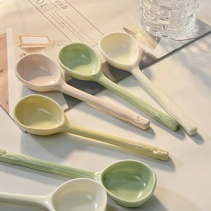 高級感のある陶器のスプーン【和風・ロングハンドル・家庭用・デザート用】