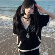 かわいい開襟ジップアップパーカー【アニメスタイル・フード付き・小さな翼・短袖】（セットアップ対応）