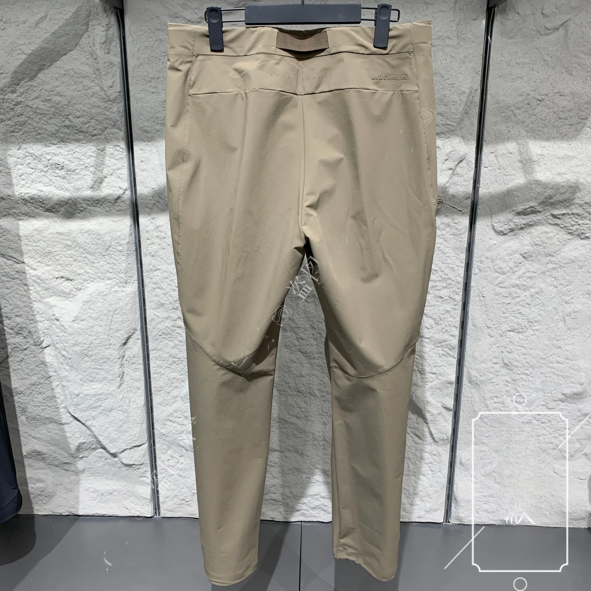 スウェットパンツ コーデで寒さに負けない着こなしの完全ガイド