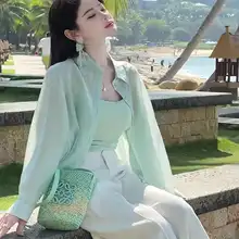 デザイン性のある薄手防晒シャツとキャミソールの2点セット（セットアップ対応）