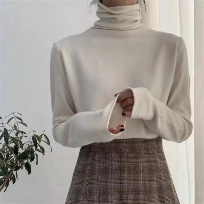 大人可愛い服 50代コーデ 完全ガイド｜色・フィット感・ネックデザインの選び方