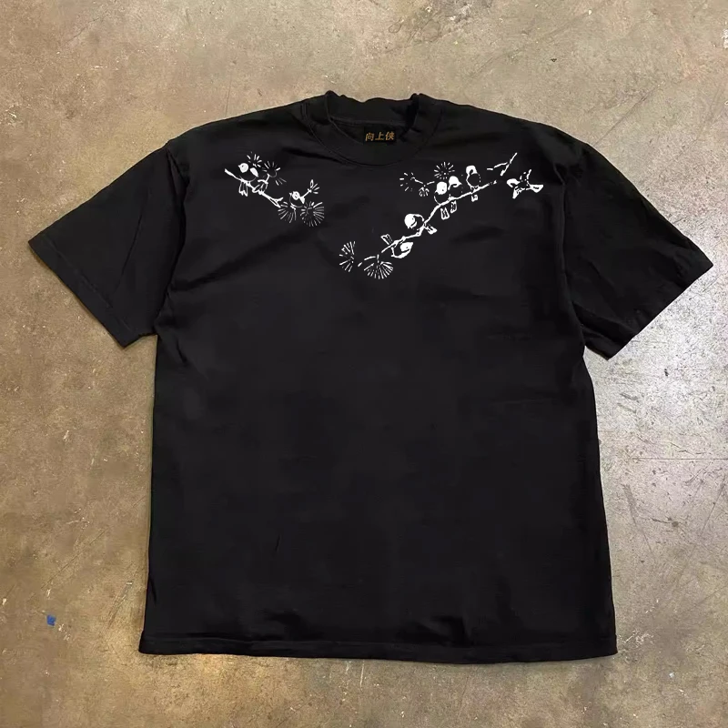 重厚感のあるカップル用ゆったり半袖Tシャツ：顔合わせに最適なカジュアルファッション