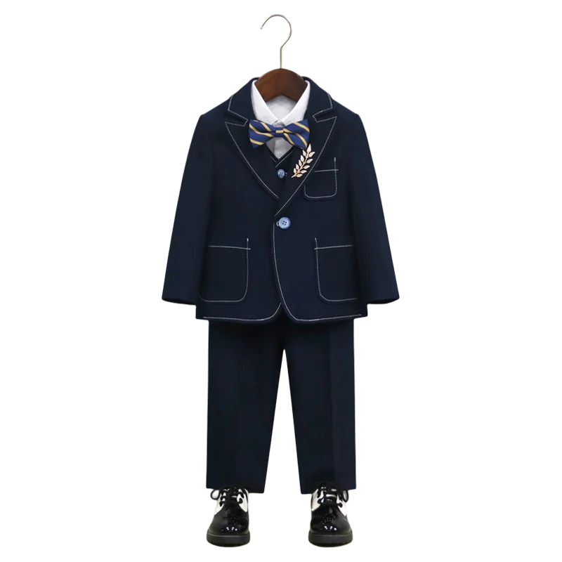 ベビーフォーマル男の子にどんな服が合う？英倫スタイルの華やかさを実感できる1着を紹介