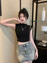 黒のハイネックノースリーブタンクトップ【デザイン性・フィット感・短丈】