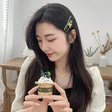 小熊デザインのヘアクリップ【サイドバング用・韓国風・おしゃれアクセサリー】