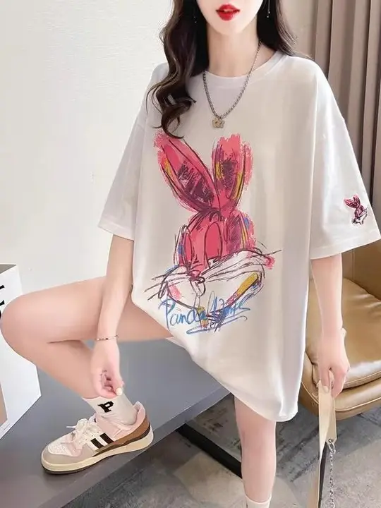 白色の大きめ半袖Tシャツ【ゆったりフィット・夏用・カジュアルスタイル】