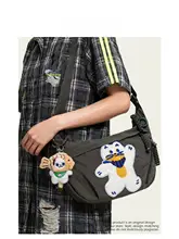 ショルダーバッグ レディース キャンバス 大容量 餃子型 可愛い マスコットチャーム付き おしゃれ 着回し 通勤 お出かけ「SIMP」