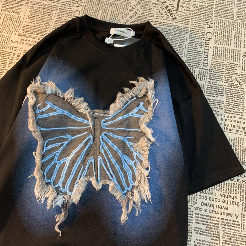 デニムフリンジのアメリカンヴィンテージ蝶柄パッチデザイン半袖Tシャツ：ワンポイント刺繍のカジュアルスタイル実用性解析
