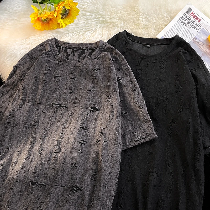 ダメージ加工Tシャツとは？3選でわかる選び方と実際の着用感