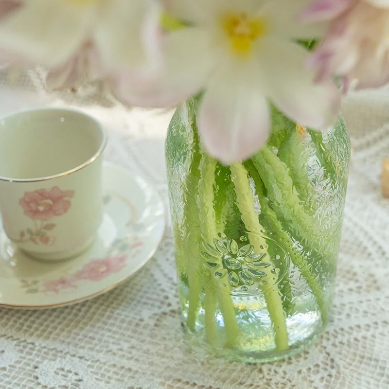インテリア買い物リストの植物系アイテムとしてのフレンチスタイル太陽花彫刻透明ガラス花瓶