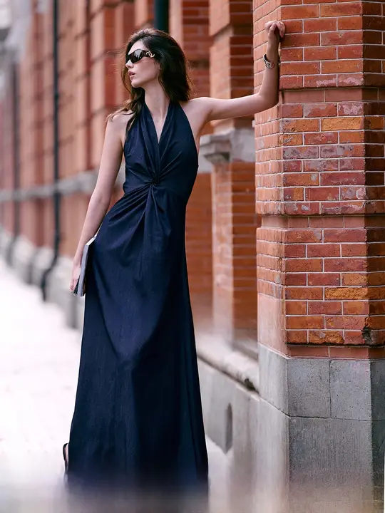 デザイン性のあるツイストフリルノースリーブハイネックワンピース【バックオープン・ロング丈・夏用】