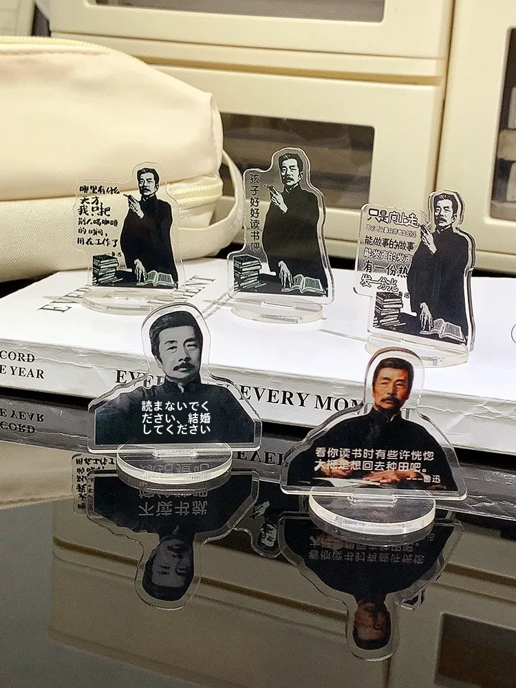 ルーシン デスクトップカレンダー：9月カレンダー デザイン・クリエイティブ・お祝い用の学生向けインスタ風イラストカレンダー