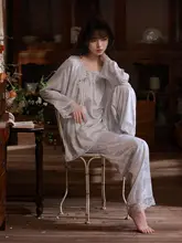 高級感あるシルク風中華風パジャマ【長袖・春秋用・ロマンティックデザイン】