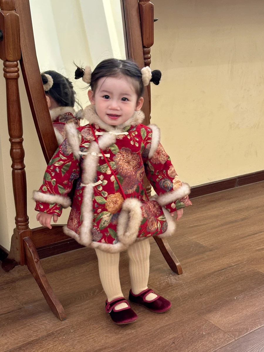 お宮参りの女の子に着せる着物は、どう選ぶ？ヴィンテージ風唐装ワンピースが解決する3つの悩み