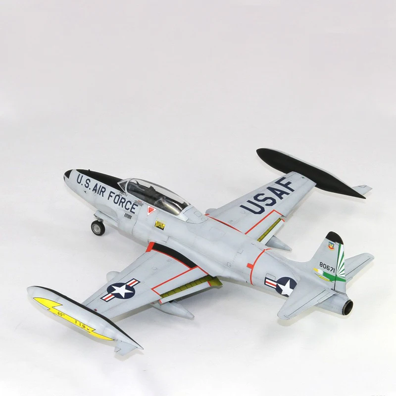 組み立て式航空機 T33A 「流星」後期型高級練習機の性能と実用シーン