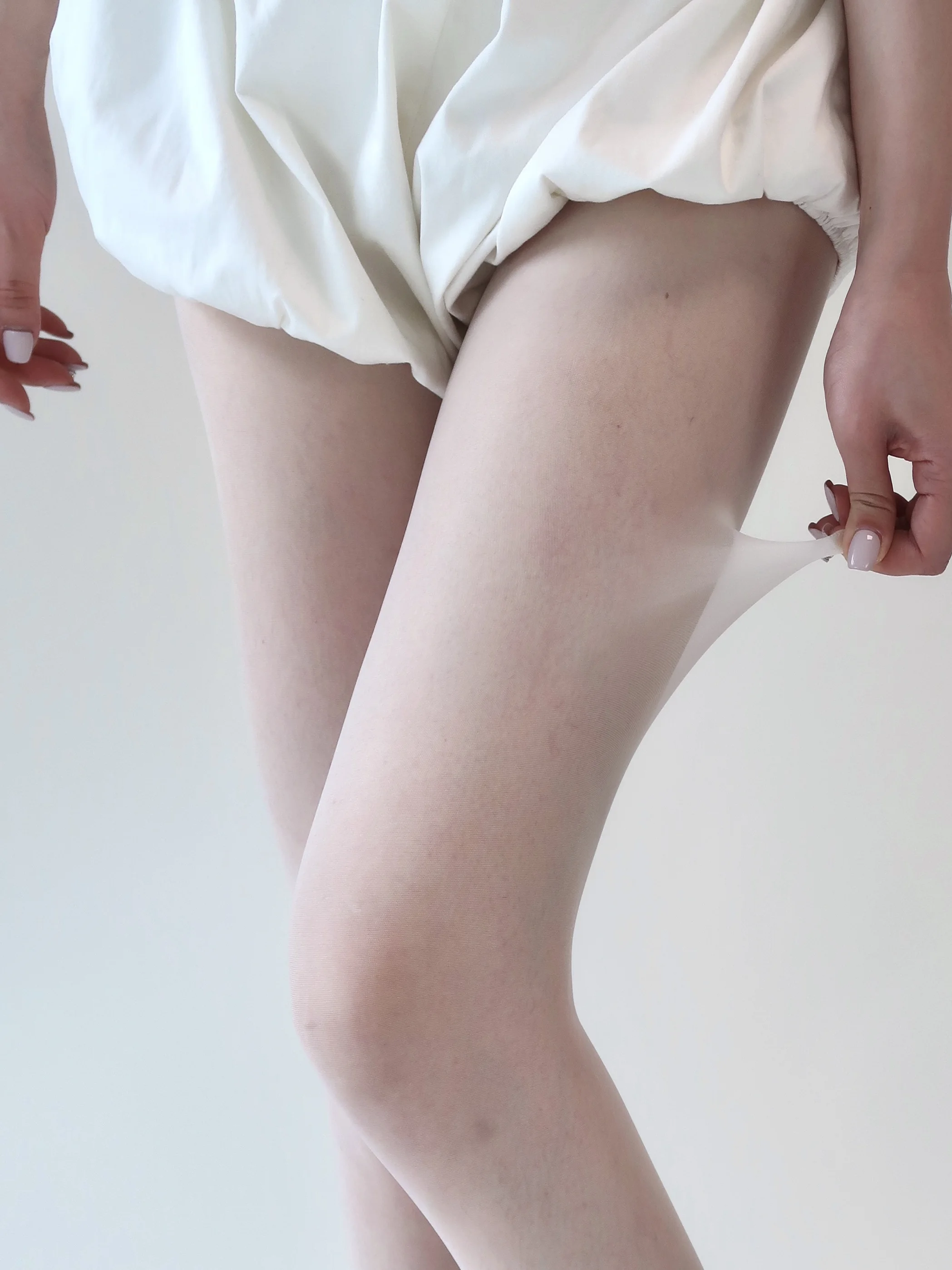 薄手の女用ストッキング【防止勾れ・美肌効果・日焼け対策】のシルク効果と実際の効果