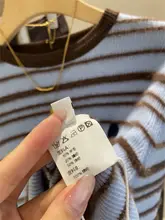 30%ウール使用の立体感あるストライプニットセーター【シルエットを美しく見せる・海塩カラー】