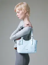 大容量のダイヤモンドパターンショルダーバッグ【通勤用・女性・肩にかけられるデザイン】