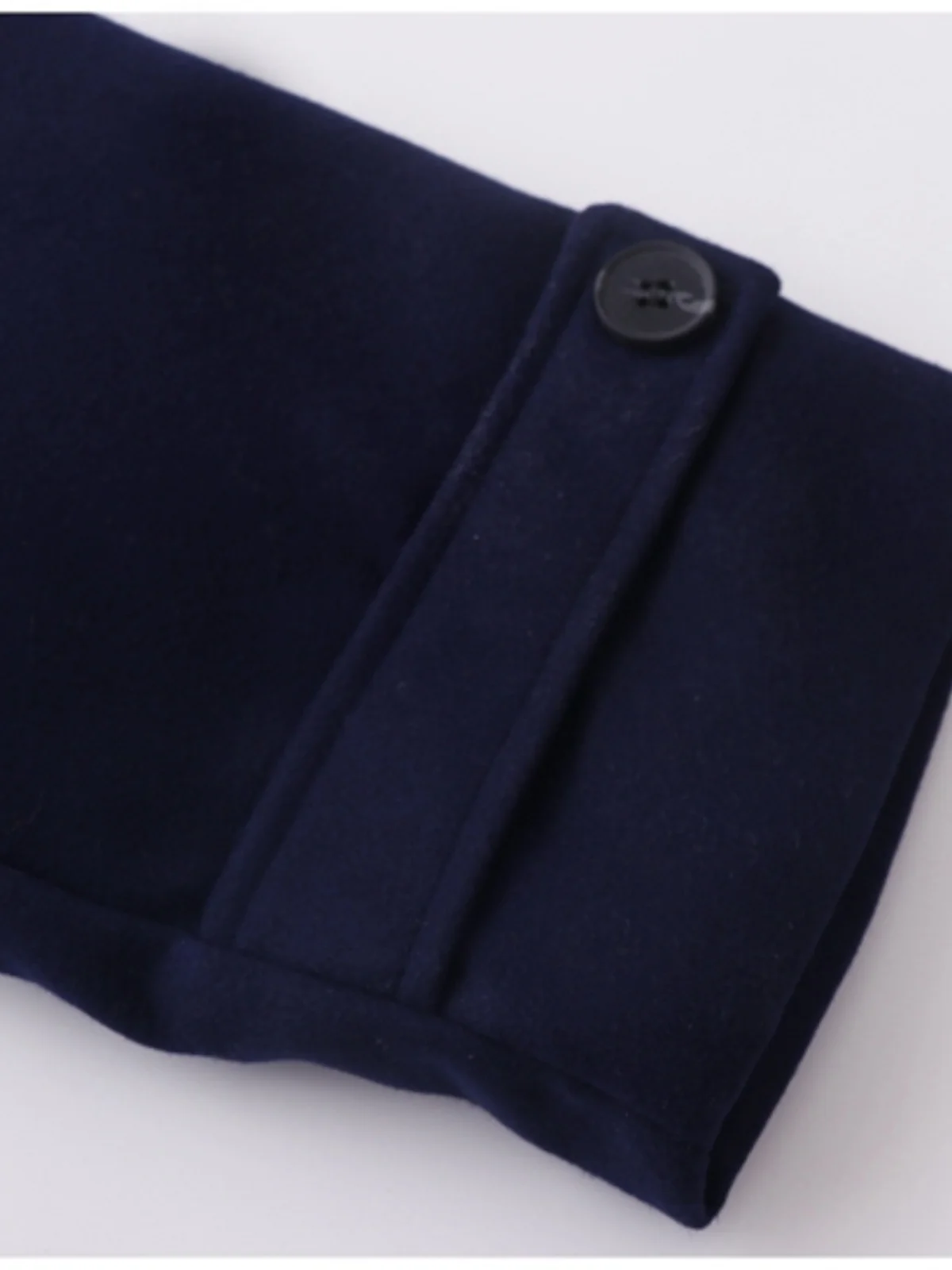 traditional weatherwear コート と ファッション コート の違いは？中長丈のレトロ風ウール混ダッフルコートが解決するリアルな使い方