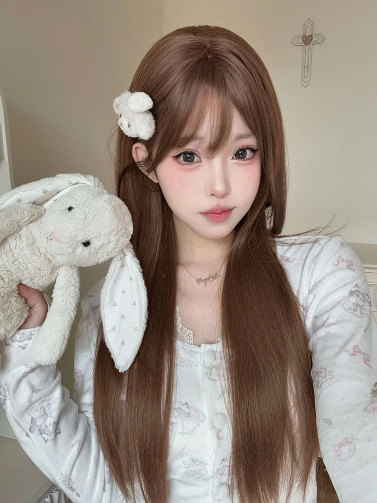 ふわふわロングヘアとセミロング レイヤー ストレート、どちらが今のあなたに最適？
