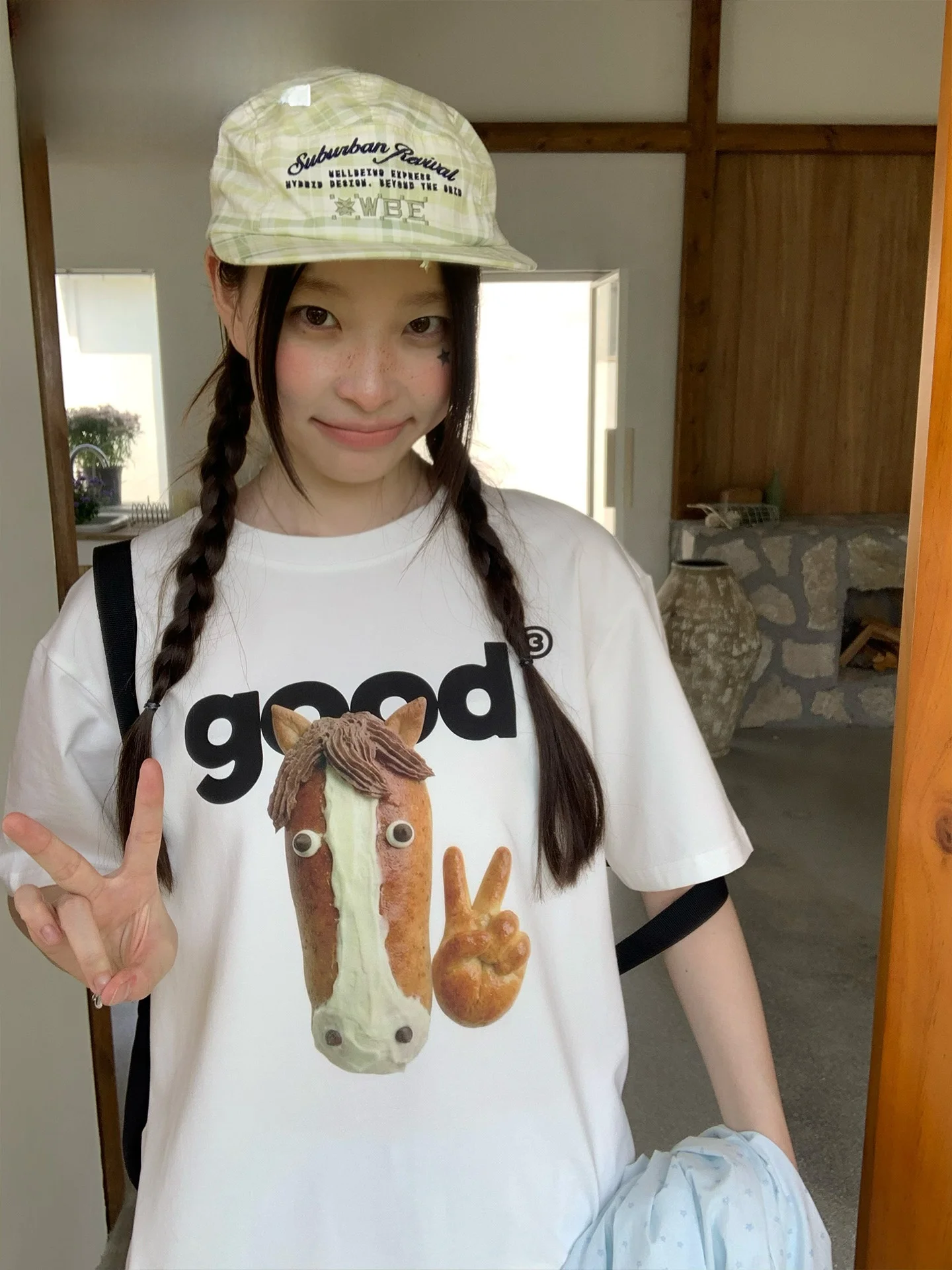 ユニークな印刷Tシャツで失敗しないスタイルは？