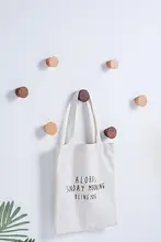 創造的なデザインの木製壁掛けフック【穴あけ不要・玄関用】