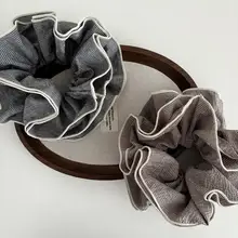 レトロストライプデザインの大きな布製ヘアゴム【フリル付き・高品質・女性用】（セットアップ対応）