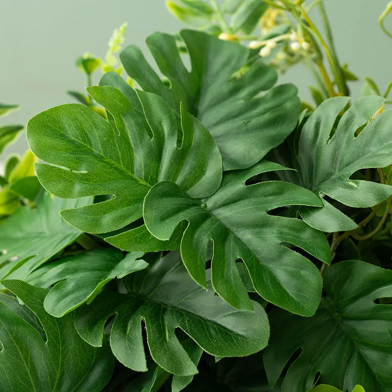 ガーデニングを始めるなら、このリアルなフェンス付き偽植物アレンジが一番おすすめ？