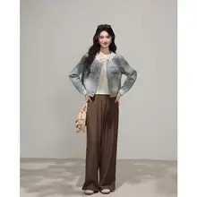 レースのアクセントが魅力的な短丈デニムジャケット【女性用・スタイリッシュデザイン】