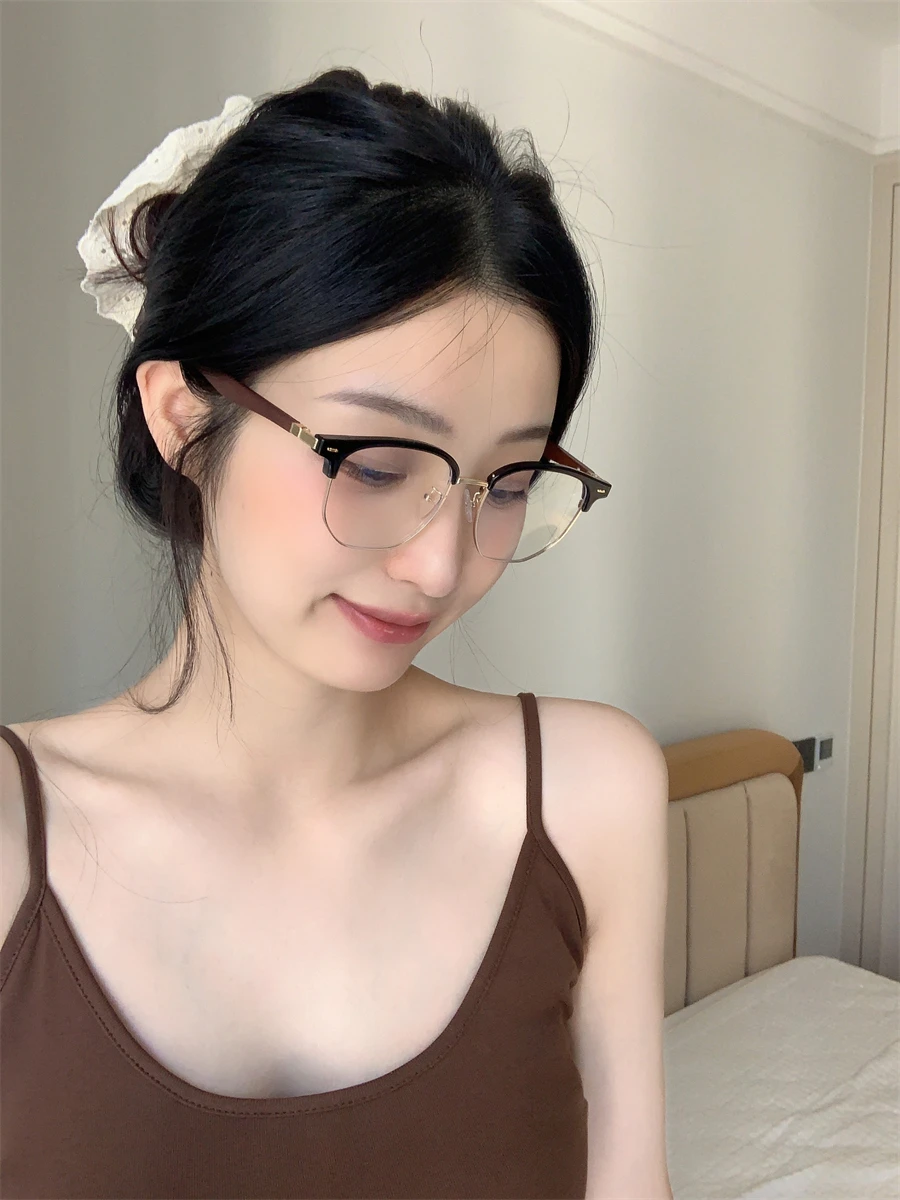 木目調のレトロな丸型メガネ：30代・40代男性・女性に合う高級感のある防蓝光モデル